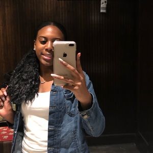 Meet your Posher, Makayla